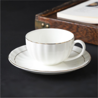 Ensemble tasse et soucoupe à café en porcelaine personnalisée 210 ml, style nordique, luxe blanc avec bord doré, écologique, style américain, vaisselle de table, cadeau