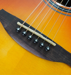 Guitarra Acústica de Alta Calidad de Marca Pick-up, Guitarra Acústica Usada - Product Image 6