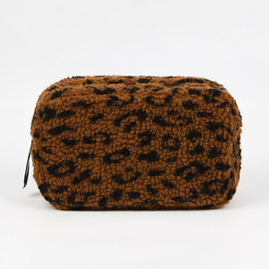 Borsa per il trucco del leopardo delle donne portatili dei classici di moda borsa per cosmetici lanuginosa di stoccaggio multifunzione per il viaggio - Product Image 3