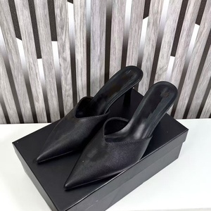 Vente en gros usine Nouveauté été <span class=keywords><strong>Sandales</strong></span> à talons hauts pointues de luxe et de mode, en cuir élégant de marque de créateur, pour l'extérieur et les mariages - Product Image 5