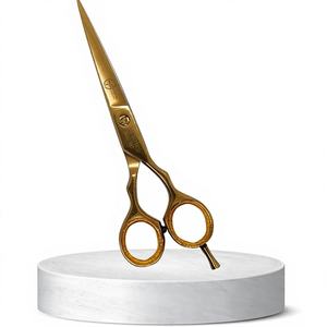 Tijeras Doradas de 6'' Pre Style 2020 3 Pro 3PS-012367 con Hoja Recta de Acero Inoxidable de 28 Dientes Afiladas para Aplicación Capilar - Product Image 1