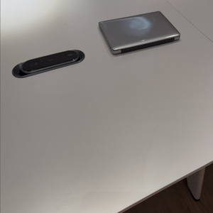 Juego <span class=keywords><strong>de</strong></span> <span class=keywords><strong>mesa</strong></span> y silla <span class=keywords><strong>de</strong></span> conferencia precio al por mayor <span class=keywords><strong>sala</strong></span> <span class=keywords><strong>de</strong></span> reuniones rectangular blanca pequeña <span class=keywords><strong>mesa</strong></span> <span class=keywords><strong>de</strong></span> conferencia para <span class=keywords><strong>4</strong></span> <span class=keywords><strong>personas</strong></span> - Product Image 4