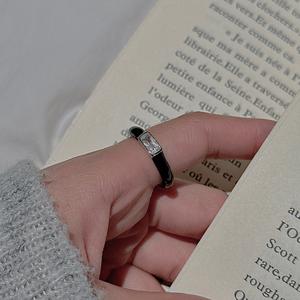 Anillo Abierto de Plata Pura S925 con Circonita Esmaltada, Diseño Minimalista Vintage, Esmalte, Nicho, Simple, Moderno, Incrustaciones con Baño de Oro de 18K - Product Image 2