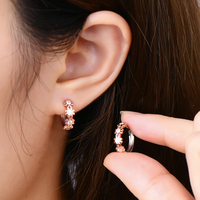 Nouvelles boucles d'oreilles créoles en argent sterling 925 plaqué or jaune 14 carats, motif floral, avec moissanite taille ronde de 2,2 mm