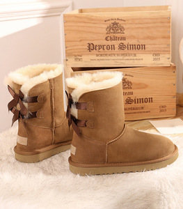 Wholesale Waterproof Outdoor Shearling Sheepskin <strong>Boots</strong> Rhinestone Bow Mid-tube Winter Warm Real Fur Snow <strong>Boots</strong> For Women Autumn - Product Image 2