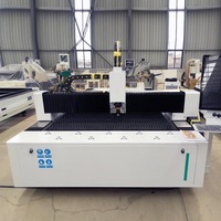 Macchina da taglio laser a fibra CNC a 3 assi raffreddata ad acqua YiHai 3015 da 3000W ad alta produttività, supporta DXF/DST per lamiere metalliche e ottone