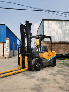 Chariot élévateur diesel Offre Spéciale TCM 3 tonnes 4m utilisé origine du Japon avec moteur ISUZU longueur de fourche de 1220mm largeur de fourche de 80mm à vendre - Product Image 2