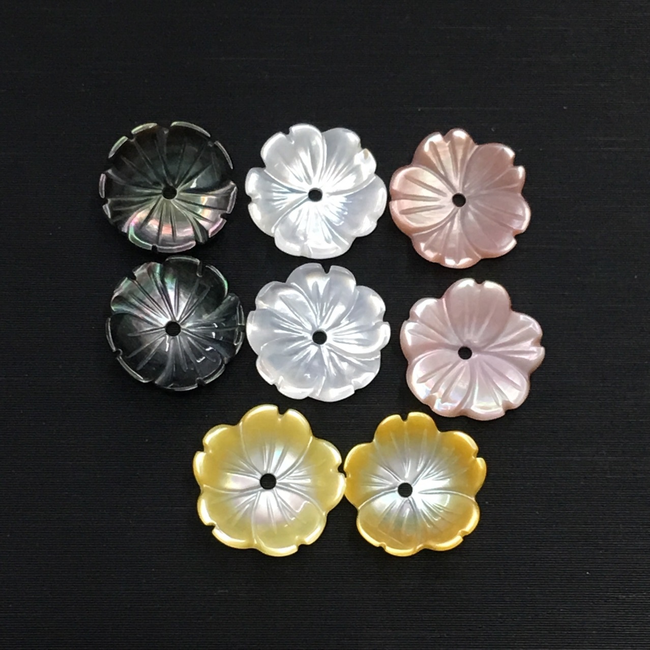 white/pink/black/yellow bowl mop carved pearl flower bead