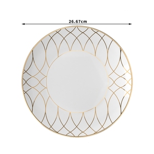 <span class=keywords><strong>Assiette</strong></span> de table en porcelaine fine de style européen de luxe avec incrustation dorée et motif peint à la main pour la maison et l'hôtellerie - Product Image 4