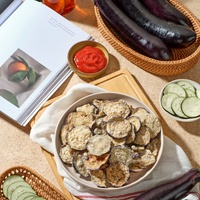 Chips de légumes tempura à l'aubergine et à la tomate, saines, sans sucre, frites à l'huile à haute température, en-cas de loisir