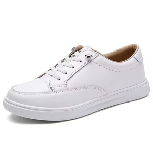 Baskets décontractées pour femmes de haute qualité, chaussures de sport pour hommes en gros, chaussures de marche en cuir blanc, chaussures de créateur pour femmes - Product Image 1