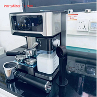 Machine à café électrique à commande numérique 1,6 L avec porte-filtre 51 mm, fonction pré-infusion, préparation de lait, latte et cappuccino 500 ml