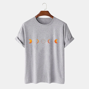 เสื้อยืดกราฟิกผู้ชายลายข้างขึ้นข้างแรม คอกลม แขนสั้น ผ้าฝ้ายลำลอง พิมพ์ลายดาราศาสตร์ เสื้อฤดูร้อน - Product Image 3