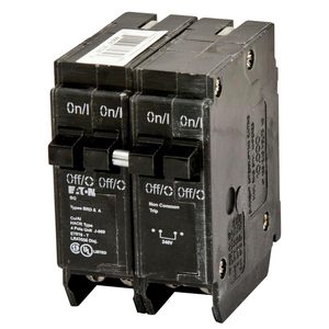 Interruptor automático Eaton Bq Quad Breaker de 40 amperios, 2 polos, y 20 amperios, 1 polo, con disparo independiente, 240V, tipo HACR, montaje enchufable. - Product Image 1