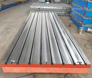 Nouvelle station de soudage en fonte HT250 de haute qualité et haute précision avec rainure en T, dimensions personnalisables, zinguée - Product Image 1
