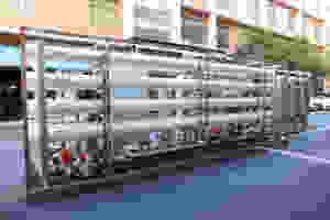 PLC automatique <span class=keywords><strong>40m3</strong></span>/<span class=keywords><strong>h</strong></span> forage purification de l'eau osmose inverse <span class=keywords><strong>filtre</strong></span> traitement de l'eau de rivière pour usine d'eau potable - Product Image 4