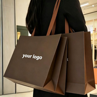 Tas Kertas Kraft Daur Ulang Berkualitas Tinggi dengan Cetakan Kustom dan Pegangan Panjang untuk Belanja