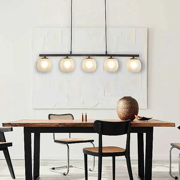 สีดำและสีขาวโอปอล