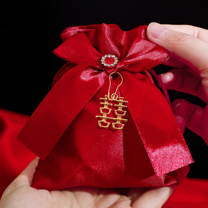 ถุงใส่ขนมงานแต่งงานลายแมกพาย สไตล์จีน ผ้าสีแดง โบว์รูปหัวใจ ขนาดใหญ่ กลาง เล็ก ของชำร่วยงานปาร์ตี้ - Product Image 4