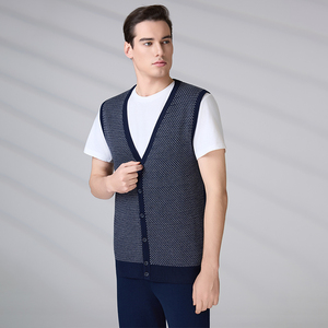 Gilet classique sans manches en laine mérinos 100 % tricotée pour homme, col en V boutonné, style décontracté hiver, OEM - Product Image 4