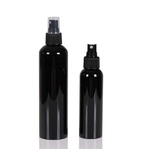 Flacone Spray Vuoto in PET Nero Lucido a Forma di Cilindro per Detergente Viso Industriale Ecologico, con Pompa Manuale per Nebulizzazione Fine - Product Image 2