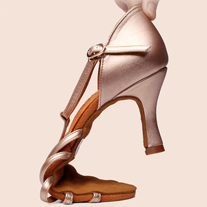 <span class=keywords><strong>Chaussures</strong></span> <span class=keywords><strong>de</strong></span> <span class=keywords><strong>danse</strong></span> latine pour adultes <span class=keywords><strong>Chaussures</strong></span> <span class=keywords><strong>de</strong></span> <span class=keywords><strong>danse</strong></span> <span class=keywords><strong>de</strong></span> <span class=keywords><strong>salon</strong></span> professionnelles <span class=keywords><strong>d</strong></span>'intérieur Talons hauts <span class=keywords><strong>Chaussures</strong></span> <span class=keywords><strong>de</strong></span> <span class=keywords><strong>danse</strong></span> <span class=keywords><strong>d</strong></span>'<span class=keywords><strong>entraînement</strong></span> confortables à semelle souple - Product Image 4