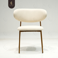 Chaise de bureau en velours beige avec support de dossier de canapé extra large et pieds en acier doré Chaise de maquillage