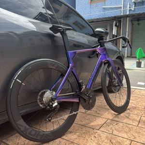 Bicicleta de Carretera de Fibra de Carbono Kozo de 7.8 KG, Venta Directa de Fábrica, con Cambios Hidráulicos Shimano 105 Di2 R7170 (2*12 Velocidades) - Product Image 5