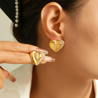 Boucles d'oreilles clous Gaovo vintage en forme de cœur avec zircone cubique, plaqué or 18 carats PVD, en acier inoxydable, style rétro européen, bijoux de mode pour femmes, vente en gros