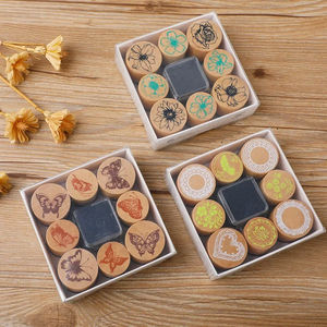 Jeu de tampons cylindriques en bois créatifs <span class=keywords><strong>Tampon</strong></span> en bois papillon Journal Album DIY Manuel <span class=keywords><strong>Tampon</strong></span> 3 options <span class=keywords><strong>Tampon</strong></span> en bois assorti - Product Image 4