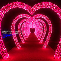 Lampes LED d'extérieur en fer en forme de cœur, style couloir, pour une ambiance romantique, idéales pour les parcs, la décoration de la Saint-Valentin et les aménagements paysagers.