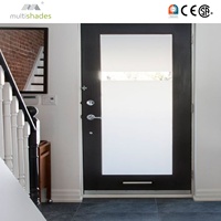 Porte battante moderne pour balcon de bâtiment de bureaux MULTISHADES, dotée de verre haute sécurité et de cadres en aluminium renforcé