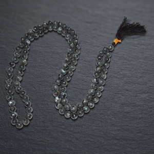 Jap Mala rond sculpté en agate noire, 108 perles |   Pierre précieuse Feng Shui pour l'amour à prix réduit - Product Image 2