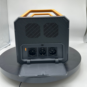 Type-C PD 가정용 에너지 저장 시스템 및 태양열 발전기가있는 휴대용 2200W AC 출력 발전소 - Product Image 2