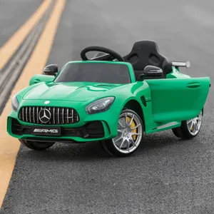 認可されたメルセデスAMGGTRキッズ電気リモートコントロールバッテリーカー子供子供がおもちゃを運転するための2つの座席車に乗る