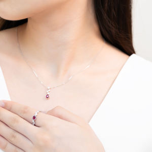 Bague en or massif 18 carats avec rubis naturel et diamants véritables, design minimaliste tendance, la plus populaire, faite à la main - Product Image 4