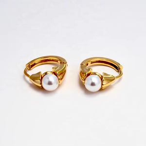 Orecchini a Cerchio Geometrici Trendy in Acciaio Inossidabile 316L Placcato Oro 18K, Eleganti e Classici con Perle, Ipoallergenici per Donne, Ideali per Feste - Product Image 5