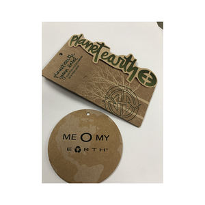 Tarjeta de papel Kraft ecológica, etiqueta colgante con diseño personalizado, reciclada, diseño de moda en relieve, marca UV, etiqueta impresa para ropa - Product Image 6