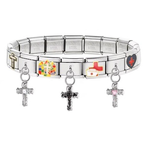 Breloques italiennes en acier inoxydable en forme de croix et de cœur, thème infirmière, avec lien élastique, pour la création de bracelets DIY de 9 mm, vente en gros - Product Image 4