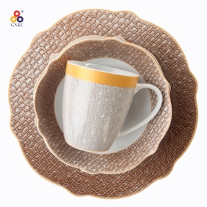 GXKC <span class=keywords><strong>De</strong></span> Noël haut <span class=keywords><strong>de</strong></span> gamme en porcelaine irrégulière nouveaux ensembles <span class=keywords><strong>de</strong></span> <span class=keywords><strong>vaisselle</strong></span> en porcelaine - Product Image 3