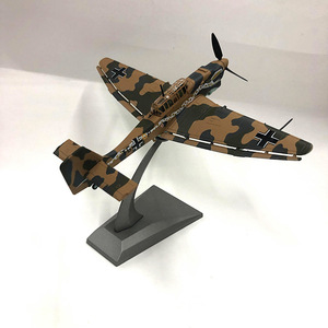 Modèle d'avion de bombardier à basse altitude JU-87 Stuka de la Seconde Guerre mondiale - Product Image 2