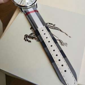 Montre analogique à quartz de luxe en acier inoxydable pour couples, design personnalisé, faible MOQ, étanche, montres pour amoureux, vente chaude - Product Image 4