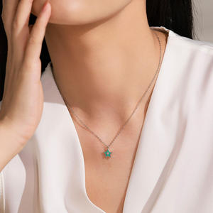 Collar Minimalista de Plata de Ley S925 con Resina Epoxi, Colgante de Corazón, Estrella y Fruta Coloridos - Regalo Creativo para Mujer - Product Image 3