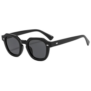 Gafas de sol con montura cuadrada para mujer, retro, UV400, informales, con montura completa, color rojo - Product Image 3