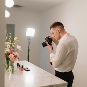 Fotografia di Cosmetici AMZ Hero Shot, Immagini di Bellezza e Stile di Vita su <span class=keywords><strong>Sfondo</strong></span> Bianco, Conformità Cinese, Consegna Rapida per Compatibilità - Product Image 3