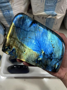Natuurlijke Blauwe Flits Labradoriet Vrije Vormen Kwarts Kristal Gepolijst Onregelmatige Vorm Labradoriet Steen Voor Decoratie - Product Image 4