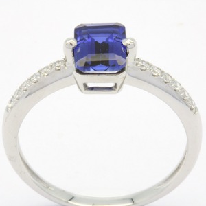 Bague de mariage classique en saphir bleu serti de griffes, plaqué rhodium de haute qualité, pour femme, vente en gros de bijoux - Product Image 3