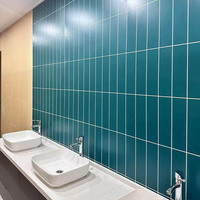 Panneau de salle de bain en composite pierre-plastique à clipser, résistant aux taches, planche SPC intérieure pour la décoration d'hôtels de luxe