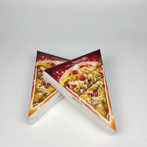 Boîte à pizza triangulaire en <span class=keywords><strong>carton</strong></span> blanc de qualité <span class=keywords><strong>alimentaire</strong></span> personnalisée avec impression offset, emballage jetable pour pizza en tranches - Product Image 1