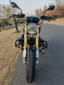 BMW1 R 1200 R Retro <span class=keywords><strong>Roadster</strong></span> d'<span class=keywords><strong>occasion</strong></span> : Style classique et puissance douce de 1200 cm3, moteur boxer bi-cylindre - Product Image 2